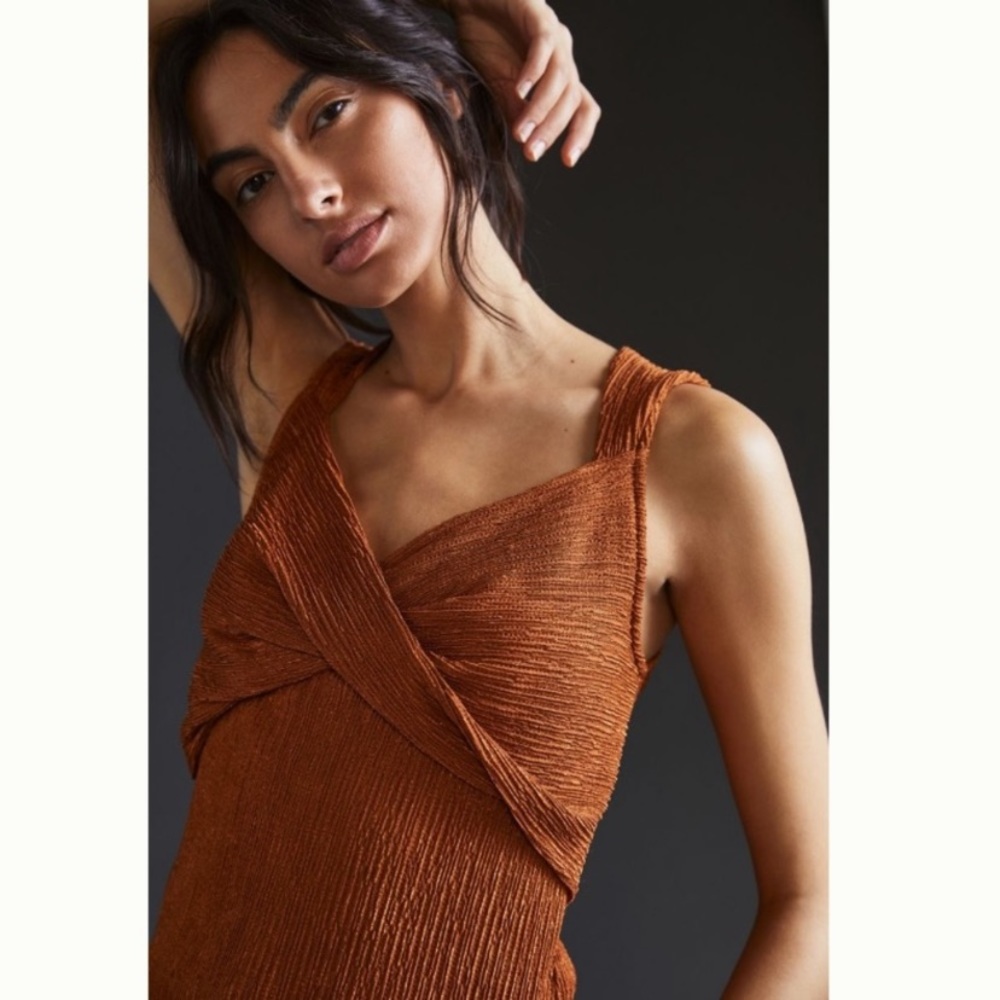 🎉HPx2!!🥳NEW Anthro Twist Front Shimmer Tank - Picture 7 of 14